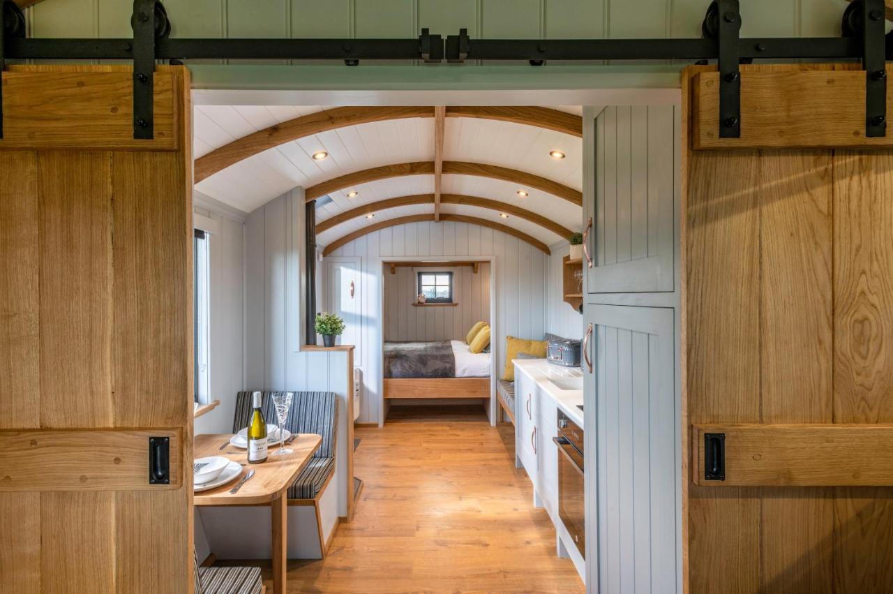 Monkwood Shepherds Hut - Ockeridge Rural Retreats Worcester Exterior foto