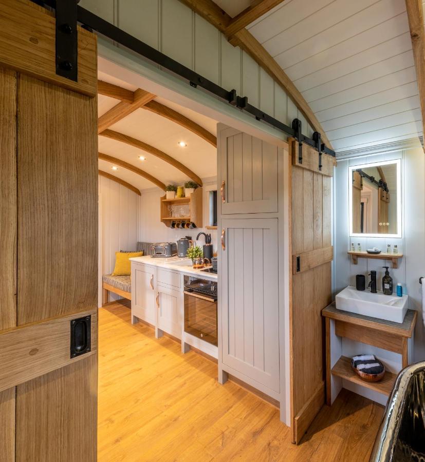 Monkwood Shepherds Hut - Ockeridge Rural Retreats Worcester Exterior foto