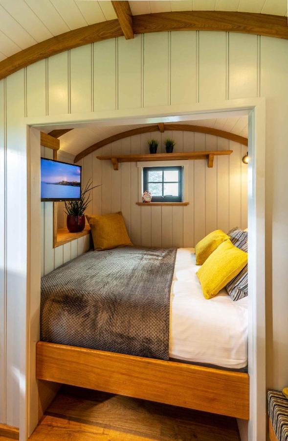 Monkwood Shepherds Hut - Ockeridge Rural Retreats Worcester Exterior foto