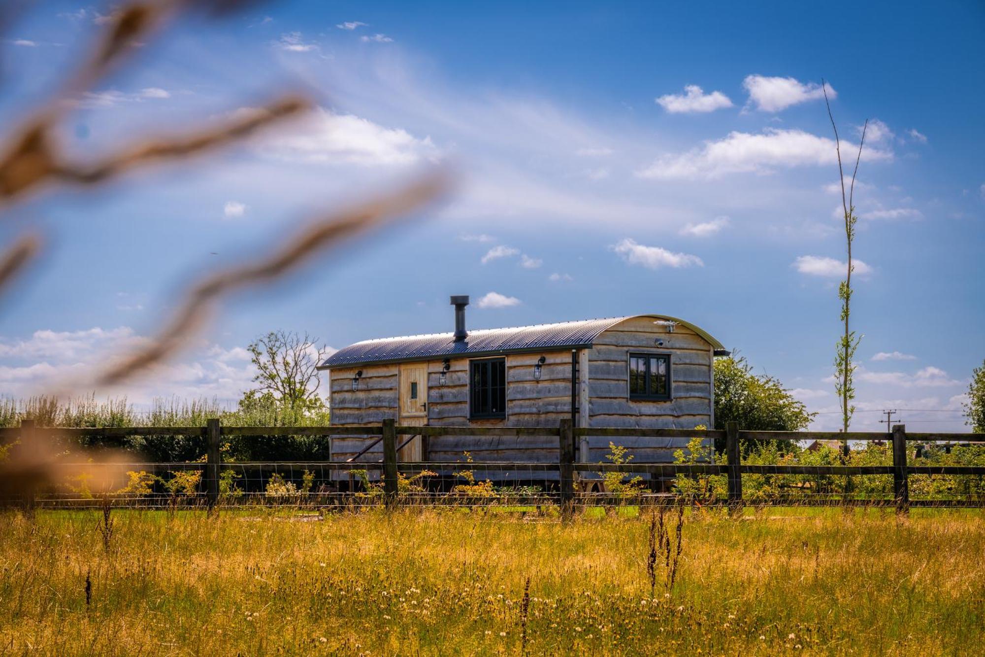 Monkwood Shepherds Hut - Ockeridge Rural Retreats Worcester Exterior foto